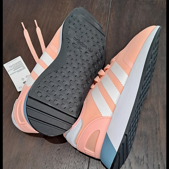 ADIDAS original sneakers - Picture 7 of 8